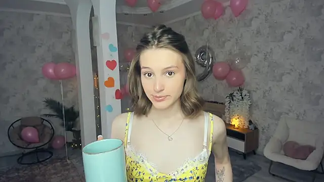 LianneBynon online show from April 2026 09:16:01 AM