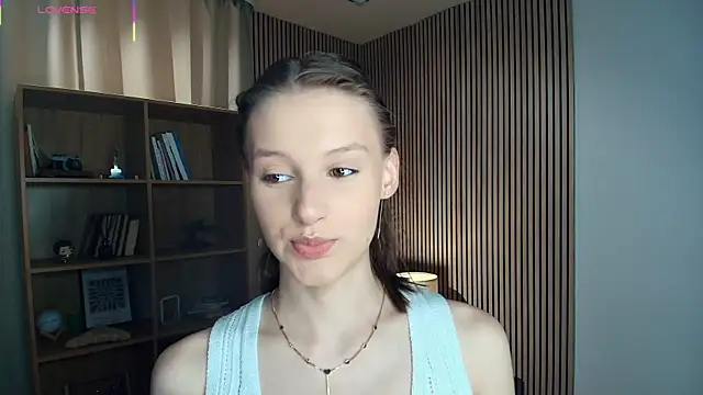 LianneBynon online show from July 2026 08:40:01 AM