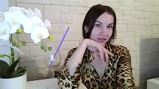 Snapshot of JuliaLovely chatting on June 2026 06:35:01 PM JuliaLovely online show from June 2026 06:35:01 PM