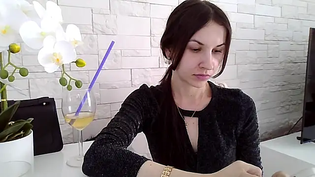 Snapshot of JuliaLovely chatting on June 2026 02:39:01 PM JuliaLovely online show from June 2026 02:39:01 PM