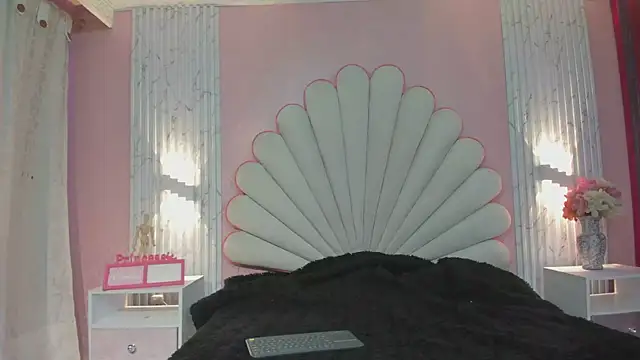 Kateemos online show from February 2026 02:03:02 PM