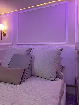 Chel   online show from April 2026 08:33:01 PM