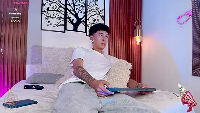 Snapshot of David_Banks_ chatting on March 2026 12:33:02 PM David Banks online show from March 2026 12:33:02 PM