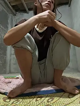 2b-xx online show from April 2026 10:34:01 PM