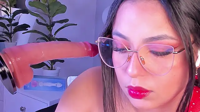 lunamiller 01 online show from July 2026 12:18:02 PM