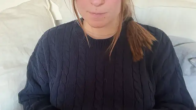 Lucyschickt online show from April 2026 05:09:02 PM