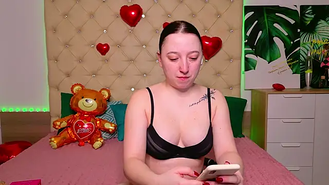 AwaMax online show from February 2026 05:57:01 AM