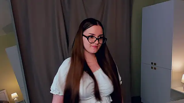 Snapshot of CrissyKales chatting on February 2026 05:06:02 PM CrissyKales online show from February 2026 05:06:02 PM