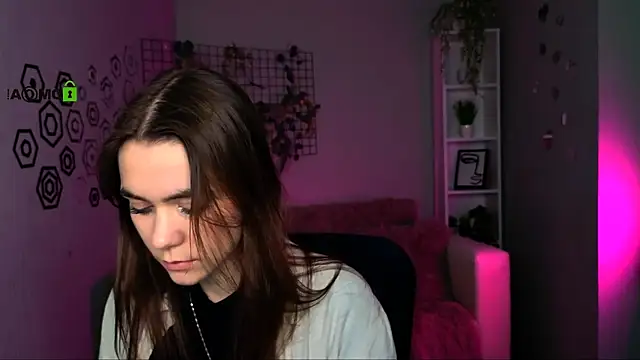 laurenmurrr online show from April 2026 09:30:01 AM