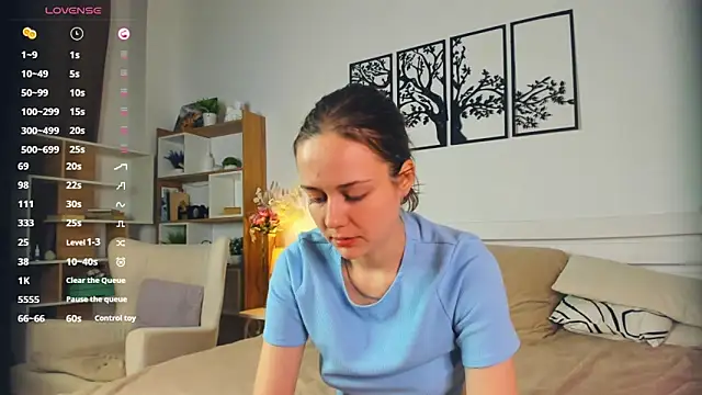 MalvinaTrafford online show from April 2026 06:43:01 PM