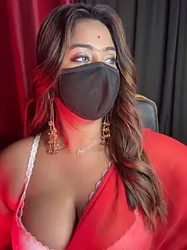 queen-panda online show from April 2026 07:18:02 PM