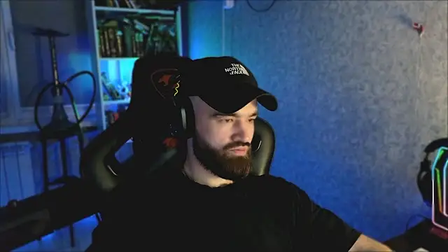 Snapshot of _Mostly_ chatting on March 2026 01:41:02 AM Mostly online show from March 2026 01:41:02 AM