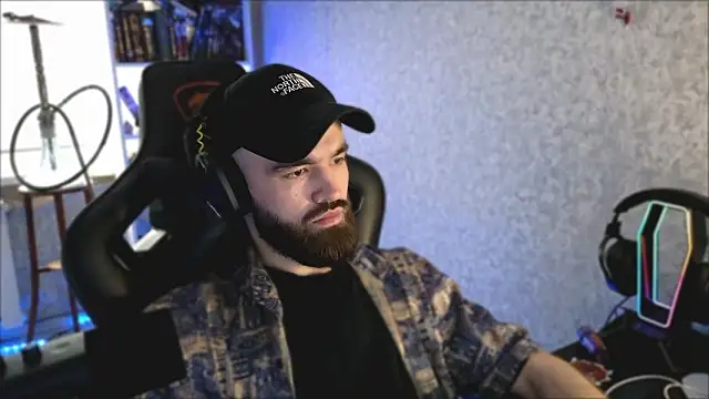 Snapshot of _Mostly_ chatting on March 2026 07:15:01 AM Mostly online show from March 2026 07:15:01 AM