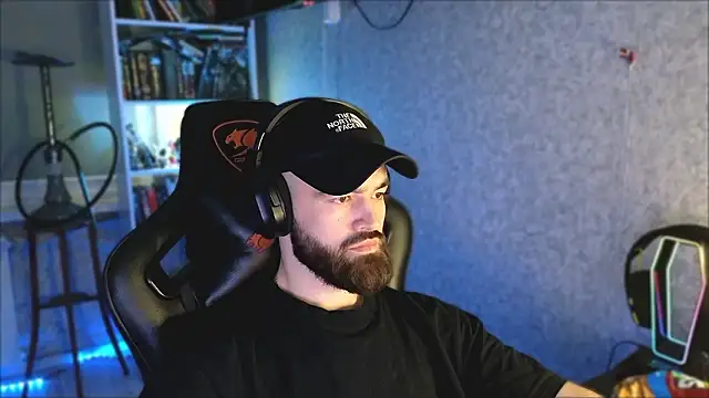 Snapshot of _Mostly_ chatting on March 2026 09:53:02 PM Mostly online show from March 2026 09:53:02 PM