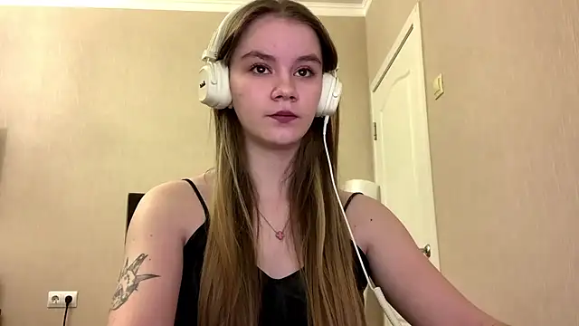 AgnesShy  online show from February 2026 07:54:02 AM