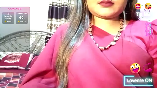Snapshot of Nusrat_Faria chatting on July 2026 10:09:01 PM Nusrat Faria online show from July 2026 10:09:01 PM