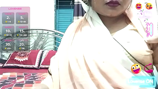 Snapshot of Nusrat_Faria chatting on July 2026 10:20:01 PM Nusrat Faria online show from July 2026 10:20:01 PM