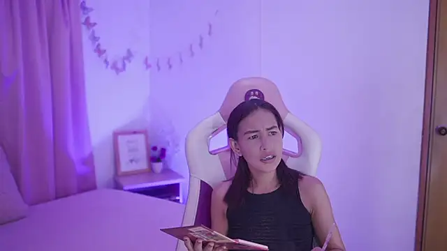 Snapshot of Keitty_fox27 chatting on February 2026 01:52:01 PM Keitty fox27 online show from February 2026 01:52:01 PM