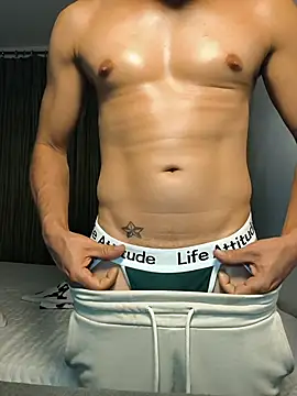 logan-31 online show from April 2026 05:16:01 AM