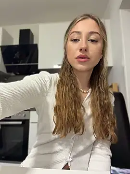 romyxxs online show from April 2026 07:47:02 PM