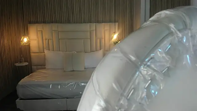 Ravenn21x online show from February 2026 11:33:01 AM