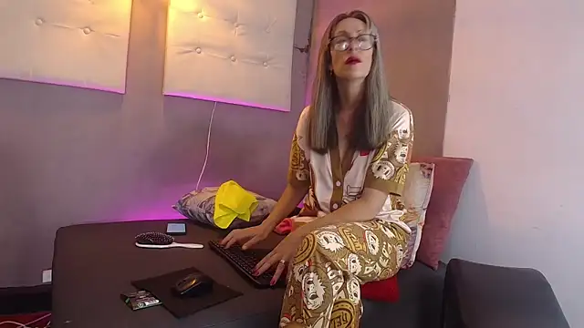 laurasofia45 online show from March 2026 03:51:02 PM