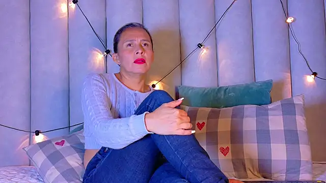 THALIAGRAY   online show from February 2026 02:55:02 AM