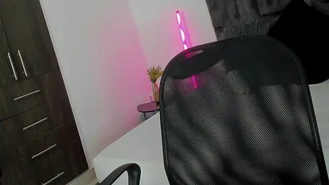 Snapshot of Malory_Saenzz chatting on February 2026 01:20:01 PM Malory Saenzz online show from February 2026 01:20:01 PM