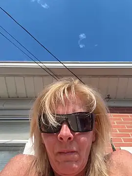 Snapshot of FireAfterDark chatting on June 2026 10:12:01 PM FireAfterDark online show from June 2026 10:12:01 PM