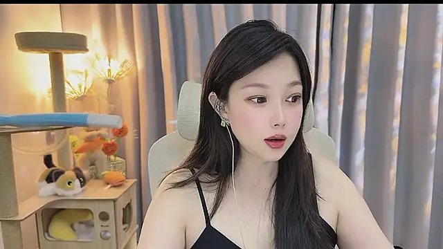 Yumi yuni online show from June 2026 01:24:01 PM