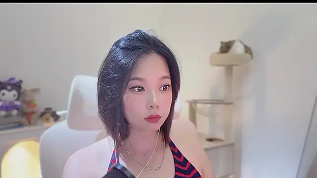 Snapshot of Yumi_yuni chatting on July 2026 01:25:01 AM Yumi yuni online show from July 2026 01:25:01 AM