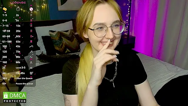 AdeLuna online show from May 2026 09:21:02 PM