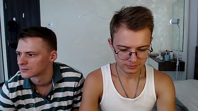 Snapshot of NikiKerryCum chatting on June 2026 02:00:01 AM NikiKerryCum online show from June 2026 02:00:01 AM