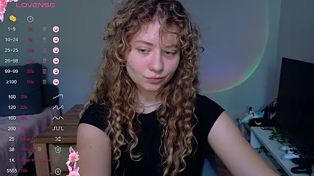 Snapshot of Milounee chatting on July 2026 08:43:02 AM Milounee online show from July 2026 08:43:02 AM