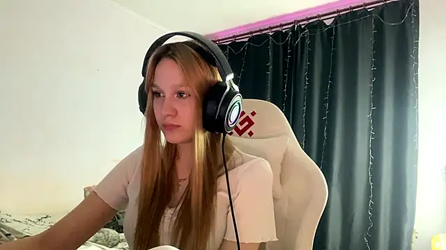 axin burnell online show from April 2026 07:07:02 PM