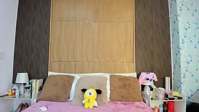 AlisHoward online show from April 2026 07:25:02 PM