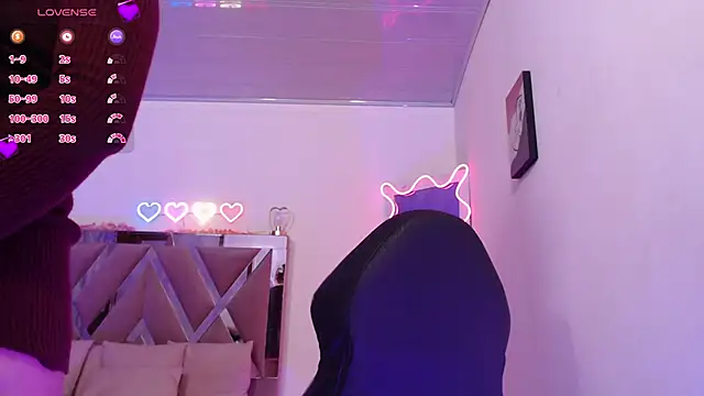 ZAYRA TAY online show from March 2026 12:23:01 PM