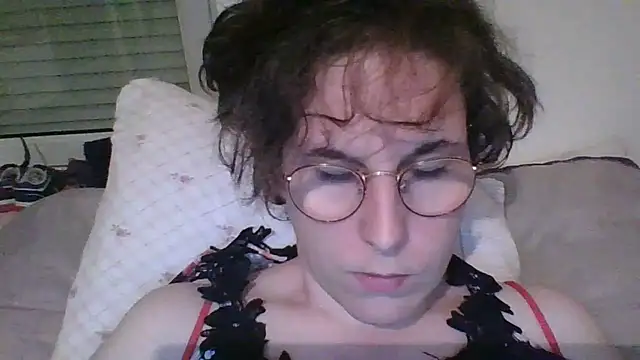 OIseauNoir88 online show from April 2026 07:55:02 PM