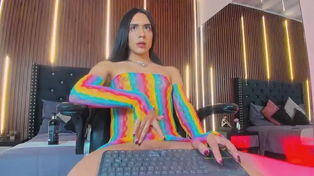 Viannca   online show from April 2026 04:17:01 AM