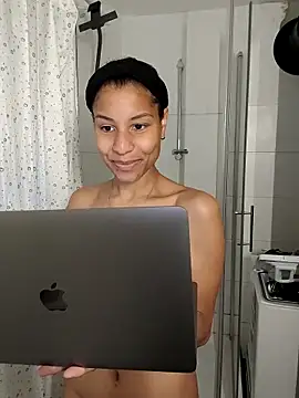 YaraEstelle online show from March 2026 05:46:01 PM