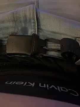 Lessyyy    online show from February 2026 10:50:01 PM