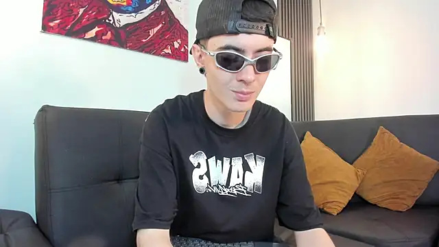 Lio      online show from February 2026 03:32:01 AM