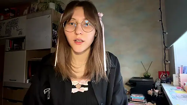 Miaaa Moon online show from March 2026 01:18:02 PM