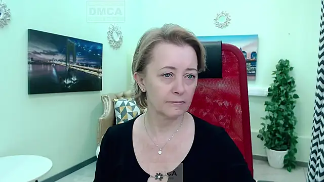 MONA W online show from April 2026 11:10:02 AM