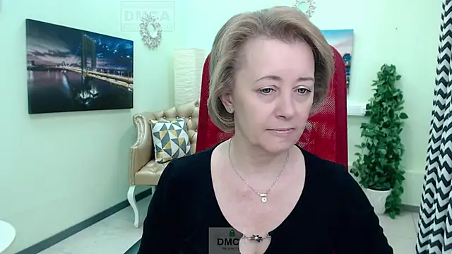 MONA W online show from April 2026 11:04:02 AM