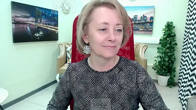Snapshot of MONA_W chatting on April 2026 01:41:02 PM MONA W online show from April 2026 01:41:02 PM