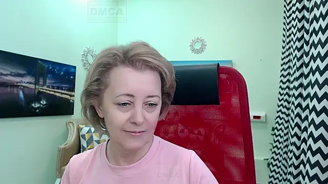 Snapshot of MONA_W chatting on May 2026 09:47:01 AM MONA W online show from May 2026 09:47:01 AM