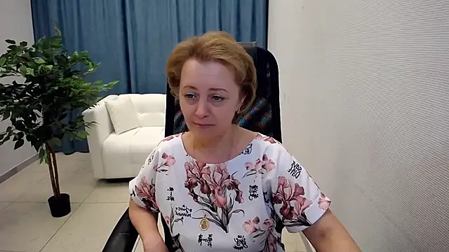 Snapshot of MONA_W chatting on May 2026 10:55:01 AM MONA W online show from May 2026 10:55:01 AM