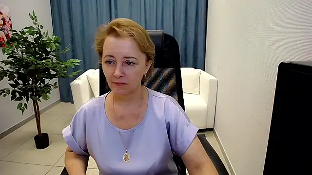 Snapshot of MONA_W chatting on June 2026 11:05:01 AM MONA W online show from June 2026 11:05:01 AM