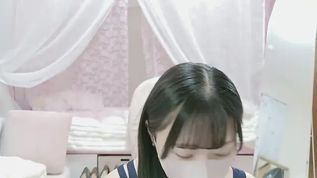 Snapshot of MOE_o0 chatting on May 2026 09:14:01 AM MOE o0 online show from May 2026 09:14:01 AM